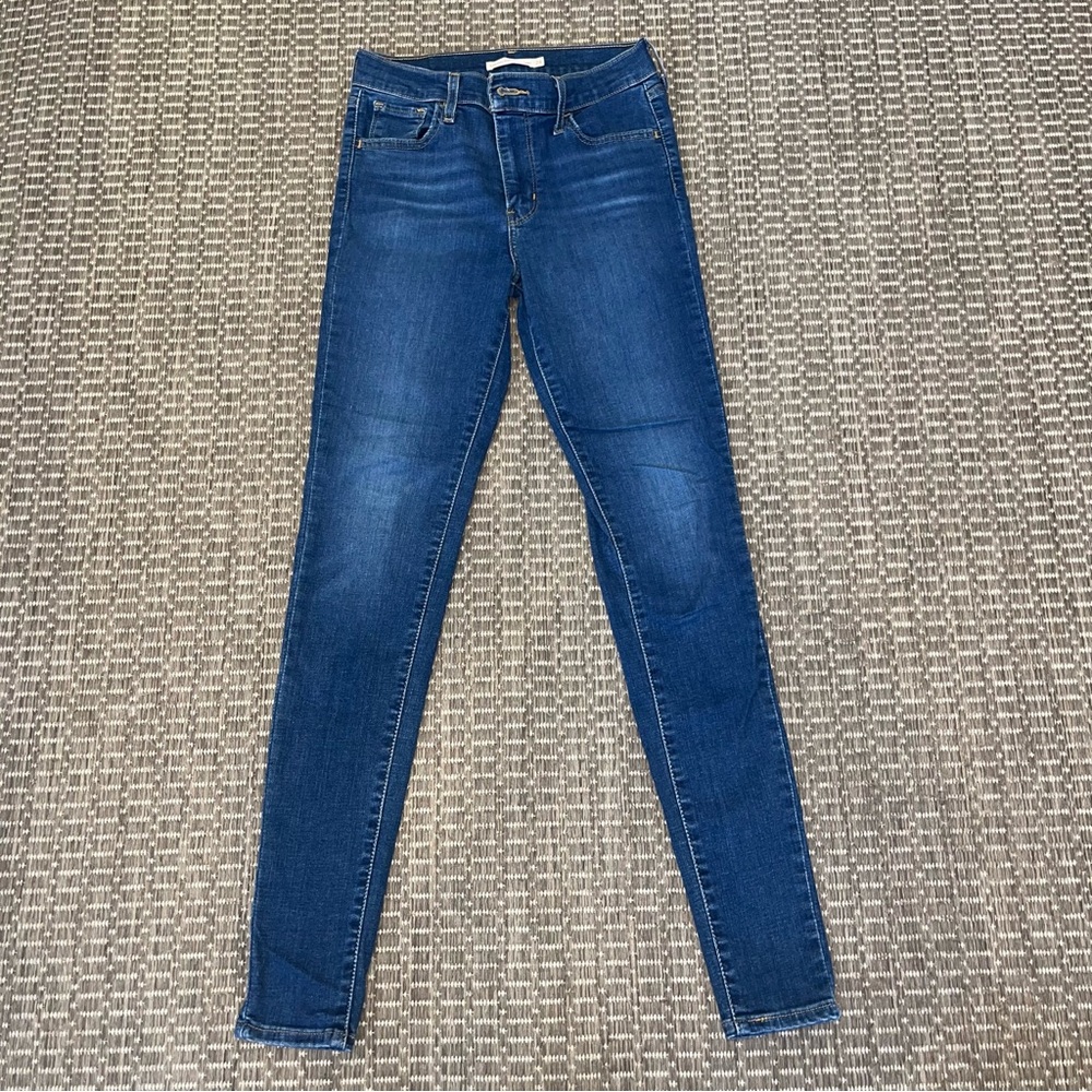 Levi's High Rise Blue Jeans Classic Style